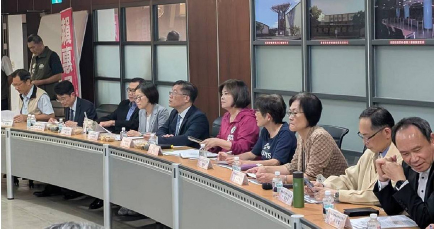 因應美國關稅衝擊，立法院財政委員會17日在新營舉辦座談會。（圖／台南市政府提供）