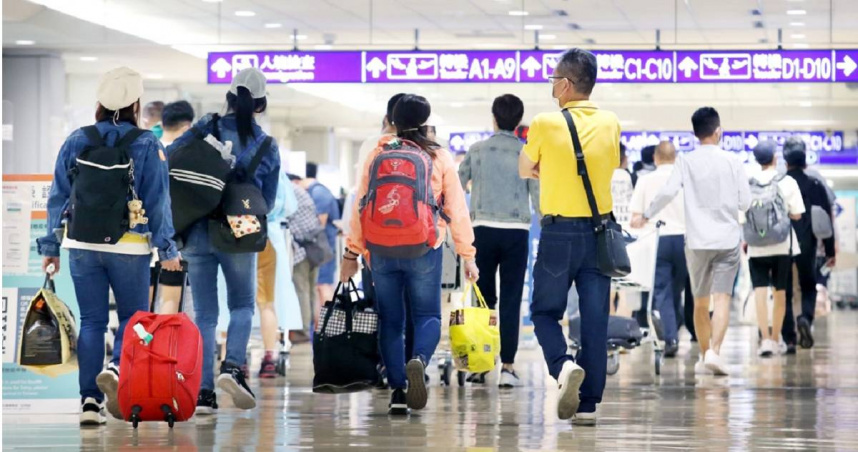 總統府28日發布總統令,正式公告實施,今年下半年因此新增3天假,教師節、光復節、行憲紀念日。(圖/報系資料照)