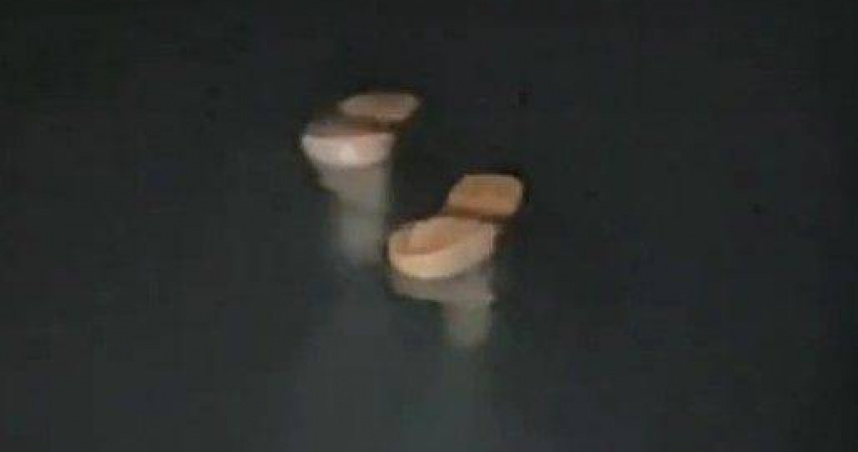 海上驚見「倒插雙腳」鹿港深夜搜救竟撲空。（ 圖／翻攝畫面）
