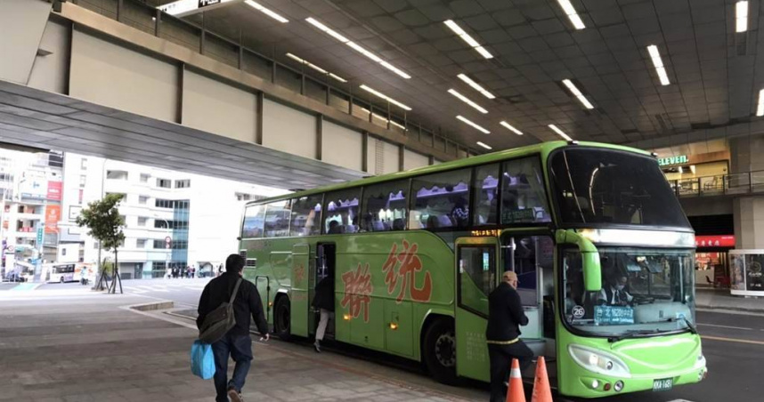 台中統聯客運301路司機遭機車騎士持安全帽攻擊，頭部血腫、手部骨折重傷送醫。（示意圖／報系資料照）