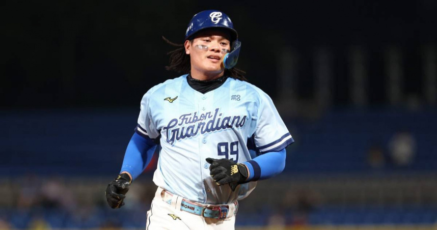 張育成能否加入經典賽陣容仍是未知數。（圖／翻攝臉書／張育成）