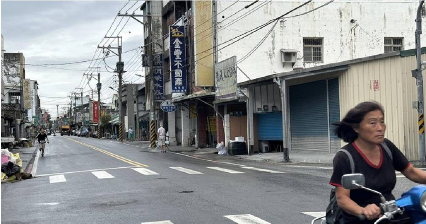 花蓮馬太鞍溪堰塞湖溢流潰決釀災，受災區光復鄉搶災工作已步入尾聲，堰塞湖也逐漸穩定，紅色警戒調降時程備受關注。（圖／羅亦晽攝）