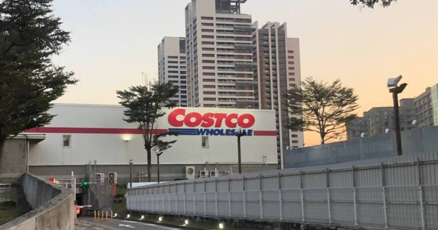 許多民眾表示，有多家好市多門市的科克蘭鮮乳限購1組。（示意圖／報系資料照）