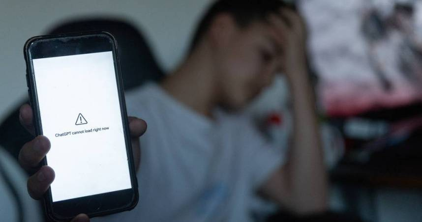 全球約五分之一網站依賴的網路基礎服務商Cloudflare，18日發生大規模故障，引發全球網路大亂。（示意圖／達志／美聯社）