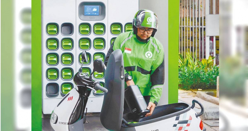 全台共享機車主要業者包括WeMo、GoShare與iRent。圖為GoShare攜手印尼移動服務平台Gojek，於雅加達建置一站式交通方案。（圖／GoShare提供）