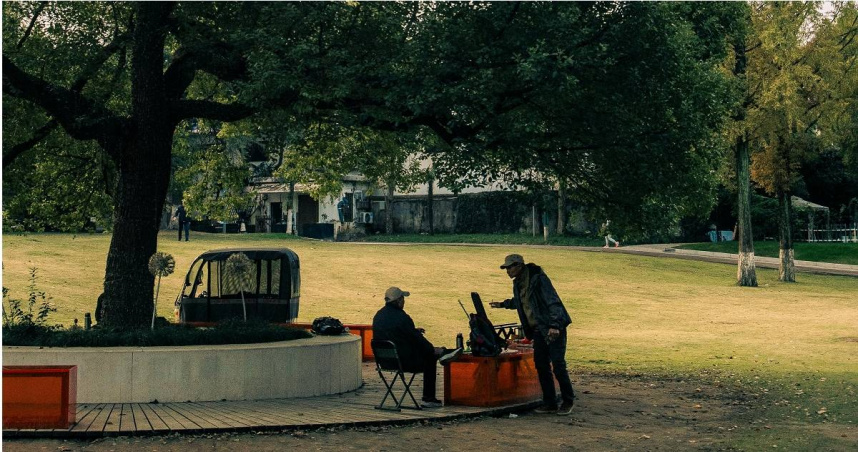 屏東公園成「三六仔」聚賭場　警方埋伏查獲7人送辦