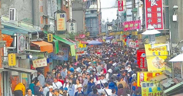 交通部觀光署今（23）日公布統計指出，115年春節自農曆初一開始至初六，全台國家風景區湧入387萬1,887人次。（示意圖／報系資料照）