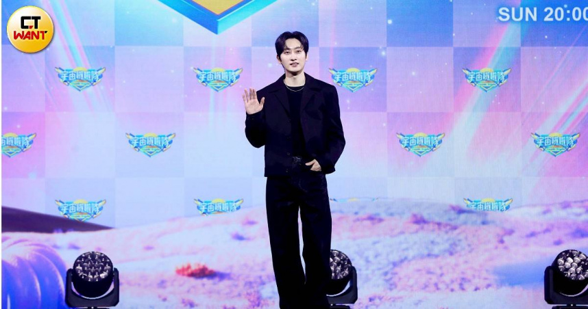 SUPER JUNIOR成員銀赫擔任《宇宙啦啦隊》節目MC。（圖／侯世駿攝）