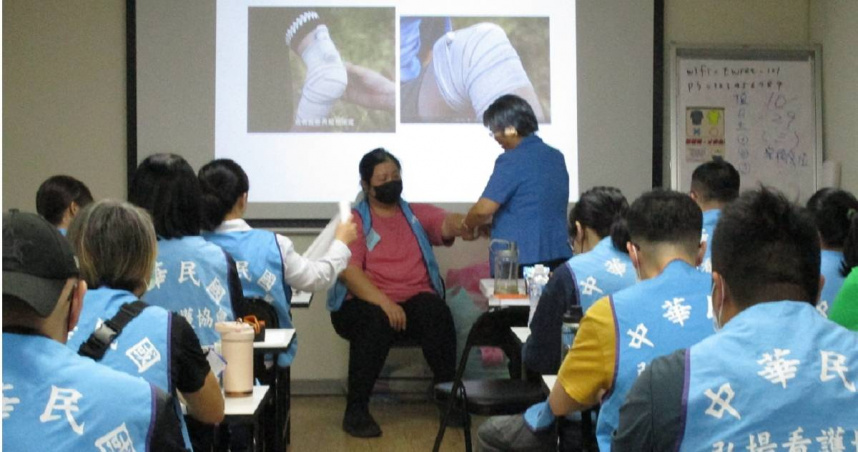 台中市勞工局辦理照顧服務員訓練課程，培育長照專業人力。（圖／台中市政府提供）