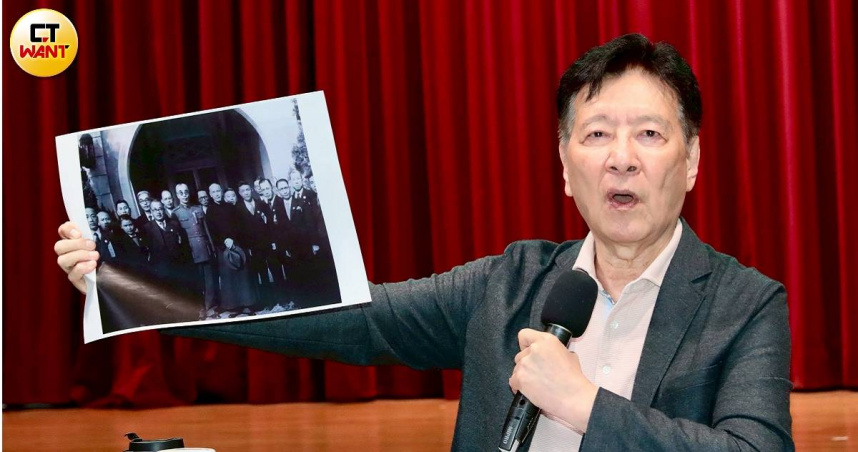 蕭敬嚴初選勝出卻因停權陷資格爭議，趙少康批評黨務處理「荒腔走板」。（圖／黃耀徵攝）