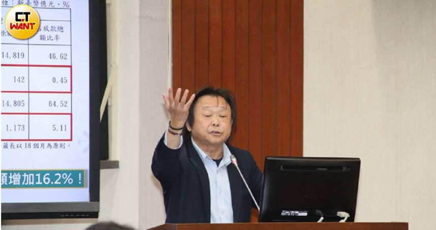 立委王世堅（圖）認為生命苦短，不必老逞口舌之快。（圖／CTWant攝影組）