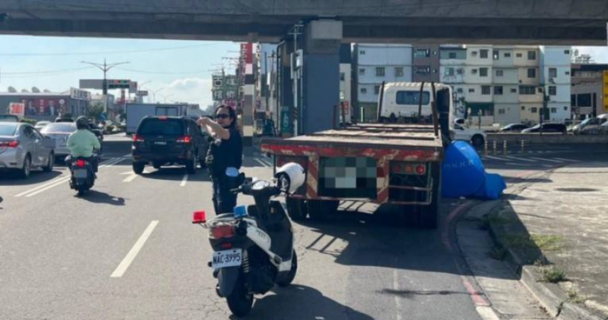 高雄仁武死亡車禍！砂石車疑超車擦撞騎士　59歲婦慘遭輾斃