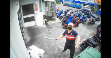 報警沒用!恐怖情人分手3個月「天天上門鬧」球棒砸毀監視器