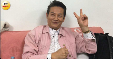 徐乃麟比Ya呼籲大家投票 曝大兒子薪水5萬:能自給自足就好