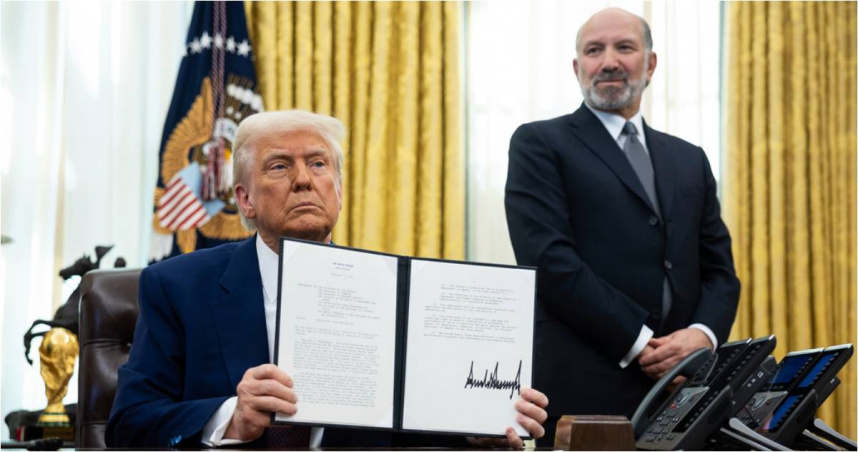 川普（左）將貿易夥伴課徵對等關稅。（圖／美聯社／達志）