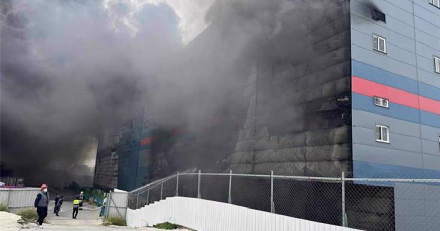 台中市大肚區全聯倉儲去年底發生嚴重火警，造成9死悲劇。（圖／報系資料照）