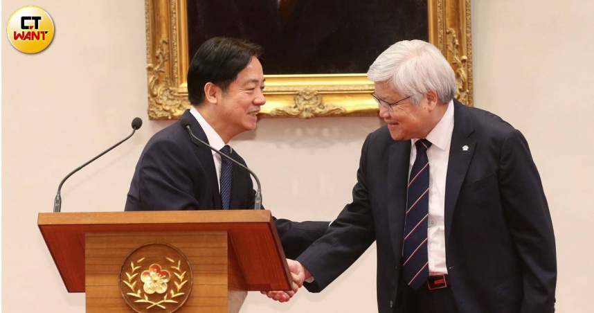 總統賴清德與台積電董事長魏哲家在總統府舉行記者會，說明赴美增資案。（圖／趙世勳攝）