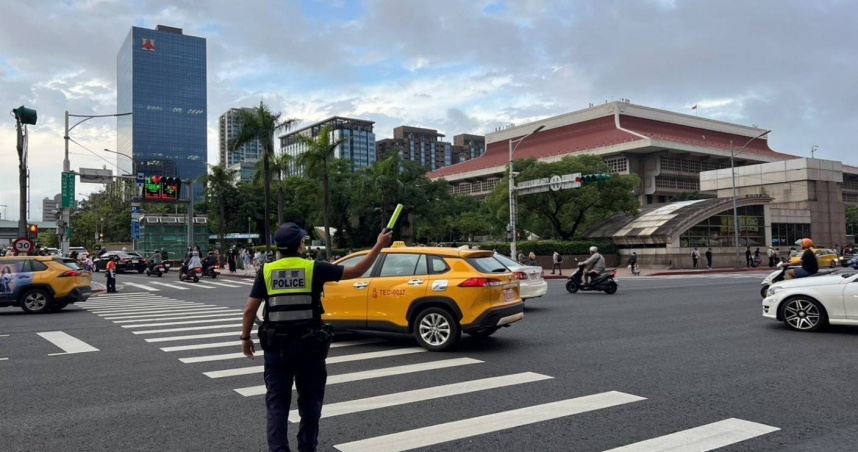 臺北市警察局端午連假將針對觀光遊憩景點實施交通疏導，並加強周遭之違規取締。（圖／翻攝畫面）
