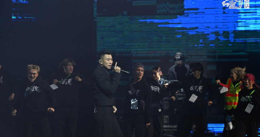 第62屆金馬獎開場表演疑似發生「收音事故」，引發觀眾熱議。（圖／翻攝自臉書，金馬影展 TGHFF）