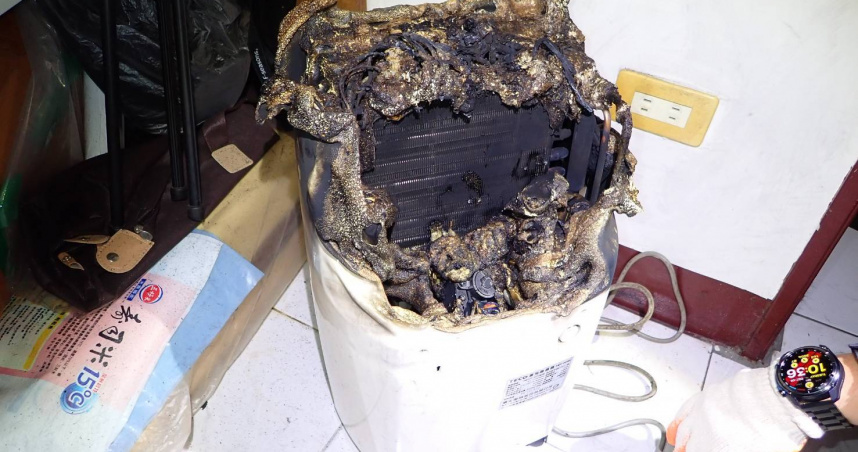 基隆市暖暖區源遠路一處發生除濕機自燃事故。（圖／基隆市消防局）