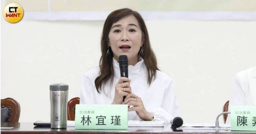 立委林宜瑾提案修正「兩岸人民關係條例」，遭藍營立委指出法案已送至議事處，又偷偷取回。（圖／劉耿豪攝）