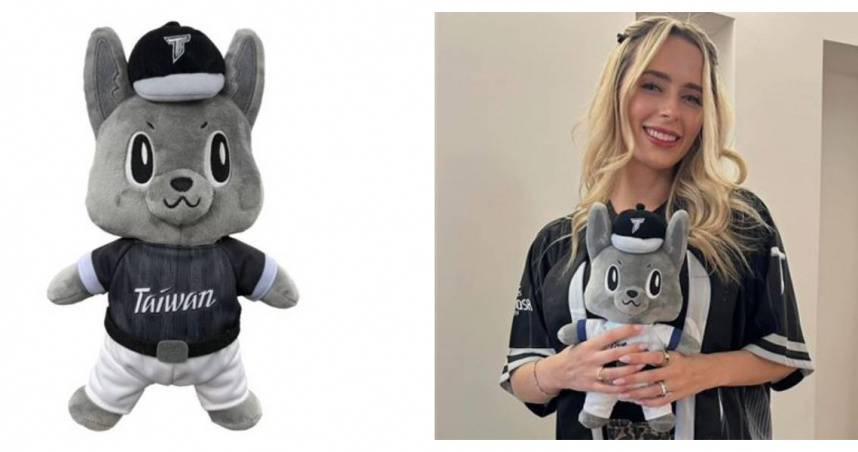 「費仔」費爾柴德（Stuart Fairchild）代表台灣出戰WBC，其妻漢娜（Hanna Fairchild）在場邊拿著台灣隊吉祥物玩偶「歐告」加油，也讓歐告引發球迷搶購。（圖／翻攝自CPBL SHOP官網、翻攝自Threads／rofsportstw）