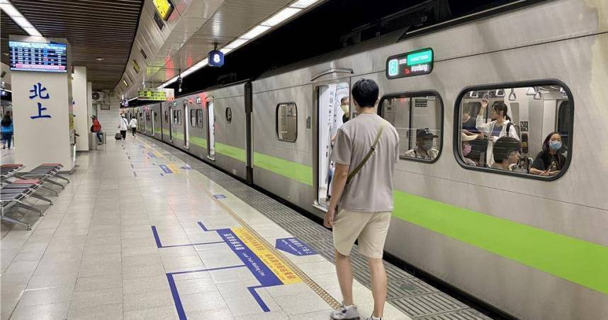 台鐵電車線故障影響西部幹線，今日列車全面恢復正常行駛。（圖／報系資料照）