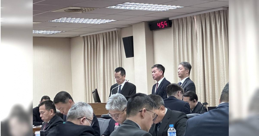 國防部長顧立雄赴立法院報告年度軍事投資計畫，針對海馬士火箭系統軍購進度與預算執行狀況進行說明。（圖／報系資料庫）