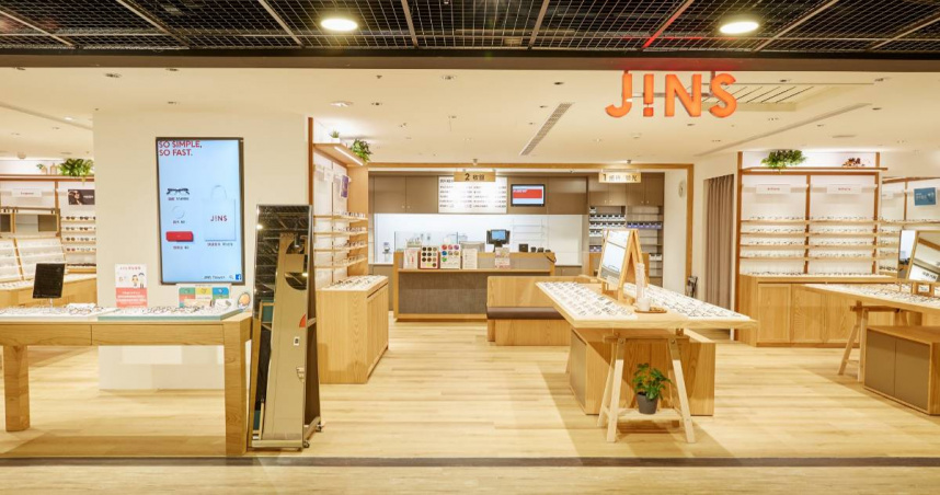 日系品牌「JINS」在台灣有超過90間門市。（圖／翻攝自臉書／JINS Taiwan）