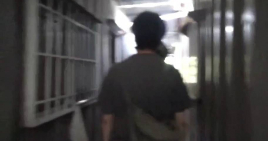 工人擁槍自重！新竹男工寮改槍裝紅點校準器　警攻堅逮人