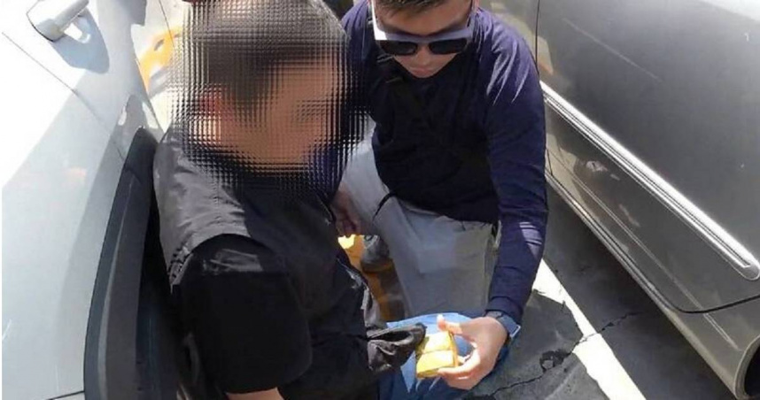 六旬藥頭「毒品宅配到家」　專送中高齡藥腳！警方神夾車門逮人