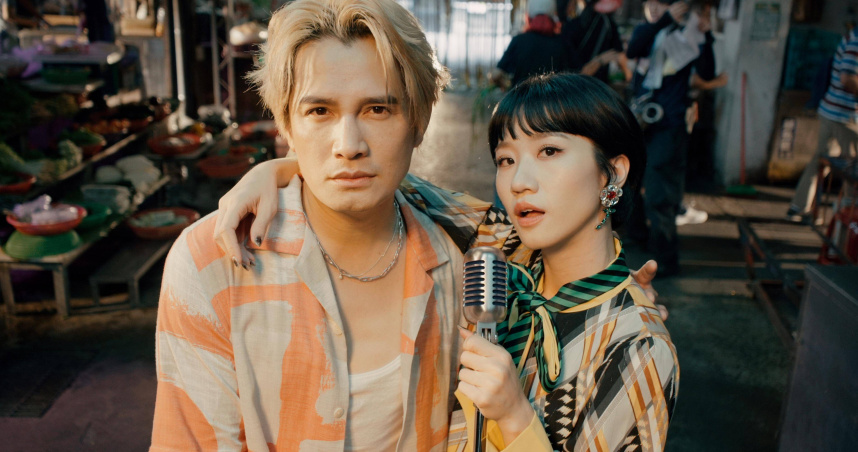 〈愛情燒冷冰〉詞曲由羅文裕（左）創作，邀LuLu黃路梓茵（右）男女對唱。（圖／大賞門文化提供）