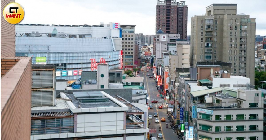 「虛坪改革」是2025年內政部法案推動重點項目，圖為示意，非指摘特定建築。（圖／黃耀徵攝）