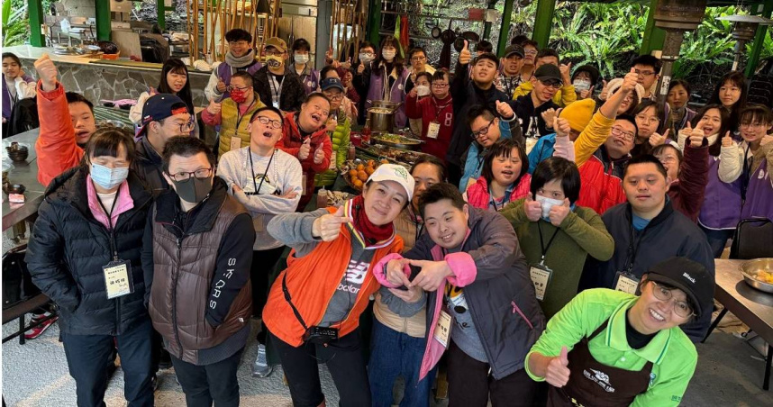 唐寶寶冬令營日前完美結訓，讓照護者得以喘息，唐寶寶們也可藉此機會學習自立。（圖／翻攝畫面）