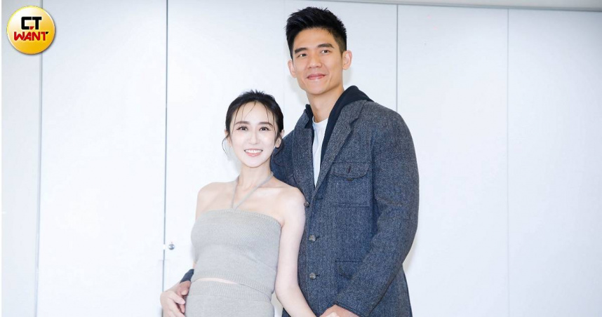 蔡允潔（左）和老公詹甫彥一同出席敬老公益活動。（圖／趙文彬攝）