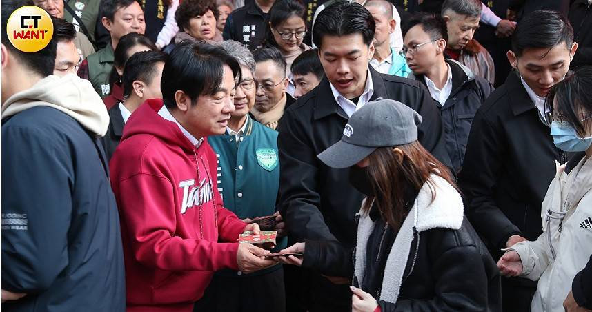 賴總統日前喊出超徵稅收應擴大社會投資，引發外界好奇，層峰是否已經對於5000多億超徵稅收的用途早有定見。（圖／黃鵬杰攝）