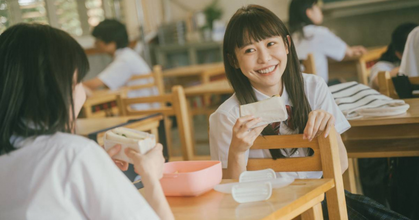 《夏日最後的祕密》紀卜心飾演程予希的好友兼愛情顧問。（圖／阿榮影業提供）