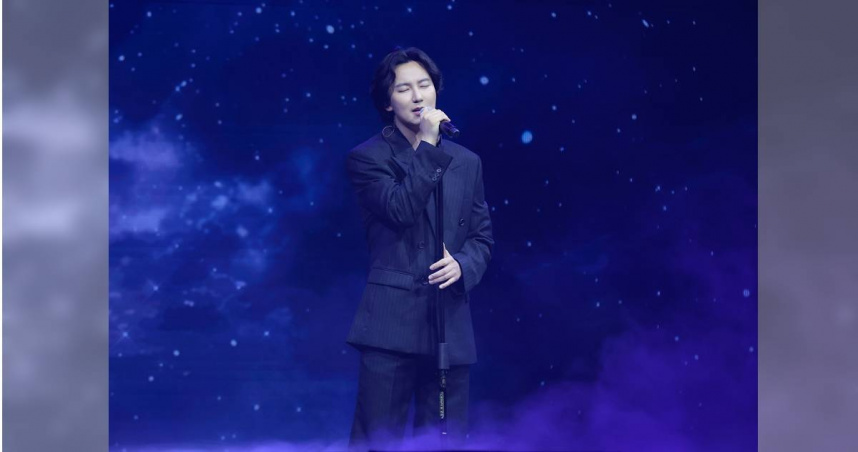 金南佶挑戰演唱中文經典《月亮代表我的心》，以誠意與歌聲打動全場。（圖／GILSTORYENT提供）