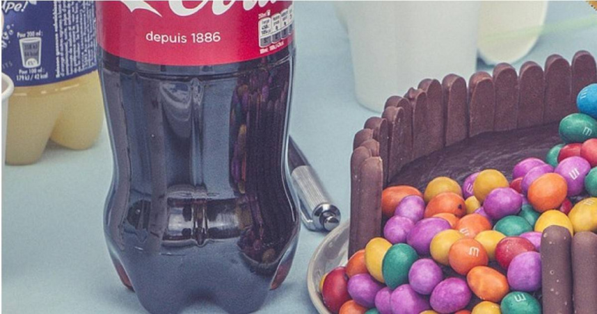 碳酸飲料寶特瓶底座大多都是五爪形。（示意圖／Pixabay）