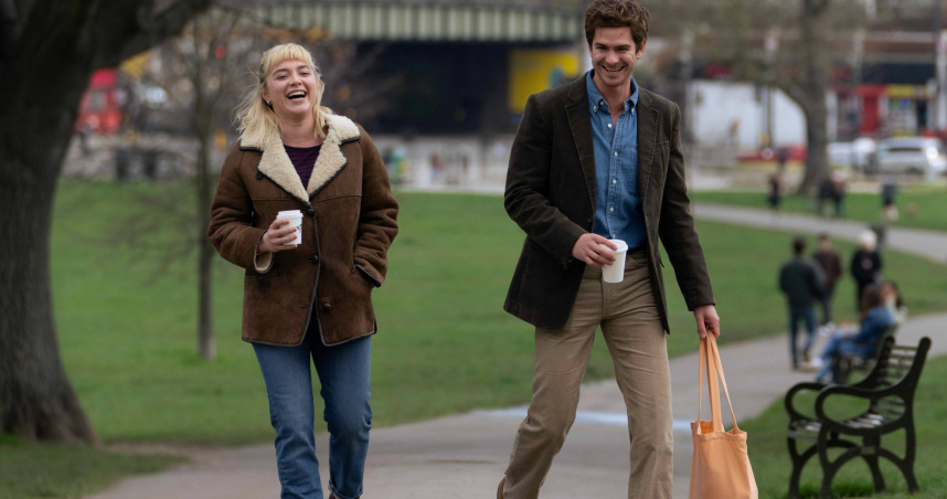 《此刻的我們》安德魯加菲爾德攜手佛蘿倫絲普伊大談浪漫戀情。（圖／CATCHPLAY提供）