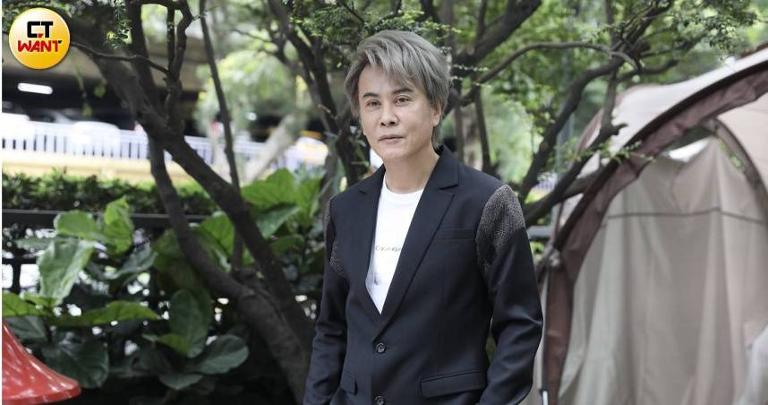 龍千玉胞弟，同為台語歌手的江志豐與楊煥喻（楊煥）情同兄弟，隨著對方今天被證實死訊，讓他相當難過。（圖／侯世駿攝）