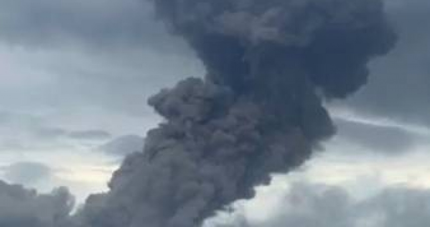 位於鹿兒島縣的櫻島火山近期火山活動劇烈。（圖／翻攝自X）