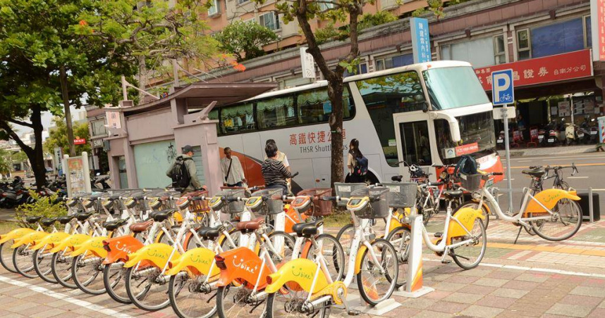 台南市政府宣布，自今年7月1日起實施公共自行車會員須完成傷害險免費加保手續，才能租借YouBike2.0E電輔車。（台南市政府交通局提供／郭良傑台南傳真）