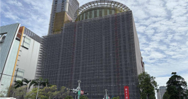 台中新光三越正積極進行整建修復工程。(圖/報系資料照)