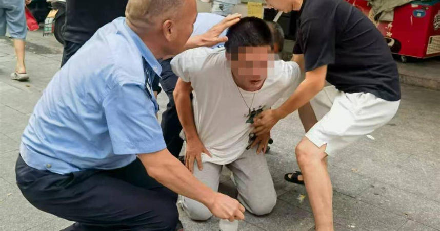 大陸湖南小學旁爆無差別砍人案。（圖／微博）