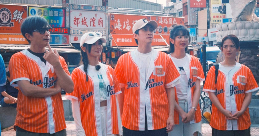 陳漢典（中）上節目宣傳新單曲。（圖／中視提供）