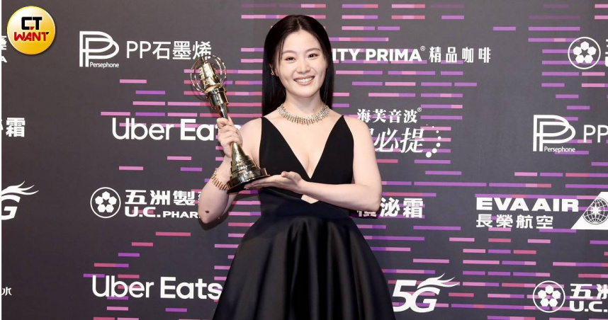 楊小黎拿下人生第一座女主角獎。（圖／本刊攝影組）