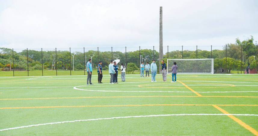 花蓮市公所向全民運動署爭取「優化全民運動與賽會環境計畫」補助，在佐倉運動公園新建8人制足球場，預計年底前啟用。（圖／花蓮市公所提供／中國時報王志偉花蓮傳真）