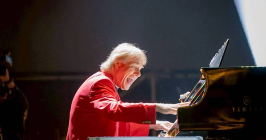 世界級鋼琴家「理查．克萊德門」11月30日在竹北熱力演出。（圖／翻攝自竹北市公所媒體群組）