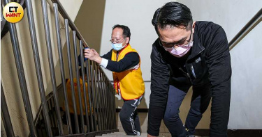 【單親爸翻身1】前妻奪產拋家 年收千萬一夜歸零